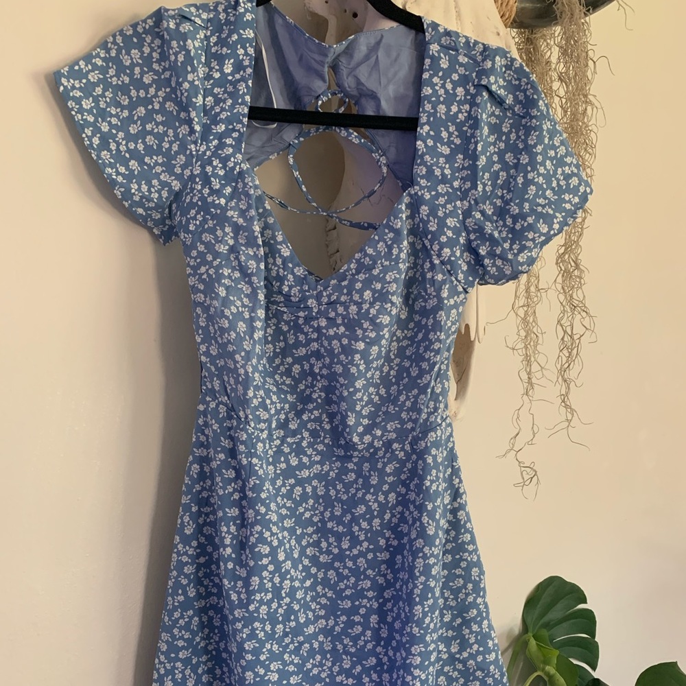 Water lily lace up open back mini dress - Picture 3 of 4